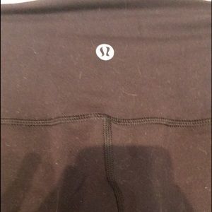 Lululemon Wunderunder leggings- size 6.